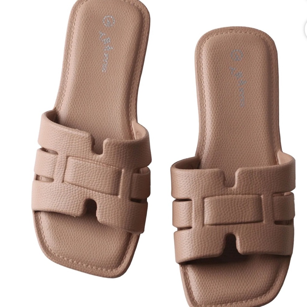 BRAND NEW TMA EYES Summer Thin-soled Slippers - Anti-Slip Square Head Slides